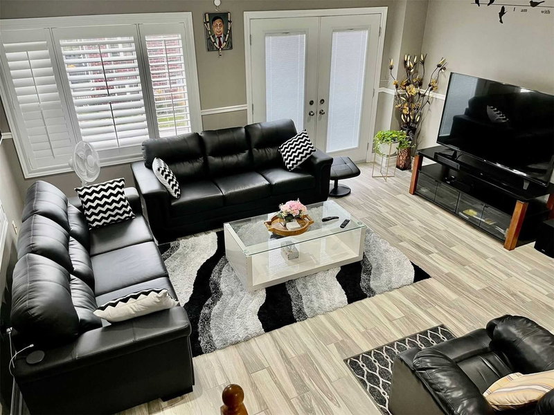 27 - 571 Longworth Ave, Clarington, L1C0H3 | Image 3