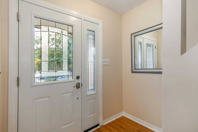 22 - 350 Camelot Crt, Oshawa, L1G 6P7 | Image 3