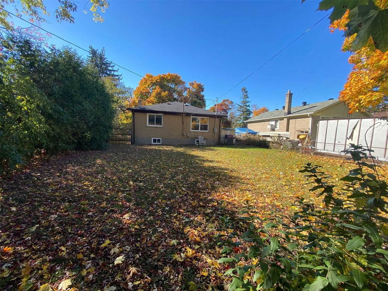 38 Thorncroft Cres, Ajax, L1S2S2 | Image 3