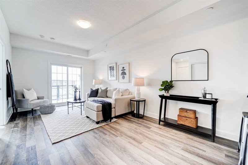 317 - 50 Lakebreeze Dr, Clarington, L1B0V9 | Image 2