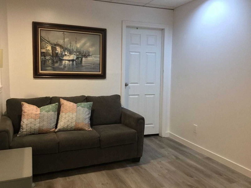 24 Simcoe St N, Oshawa, L1H8C1 | Image 2