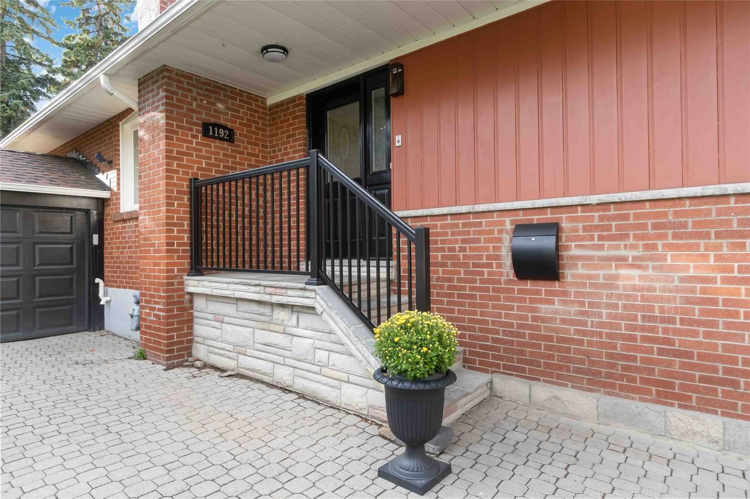 Detached House sold at 1192 Pharmacy Avenue, Toronto, Wexford-Maryvale, M1R2H6 - MLS: E5812724