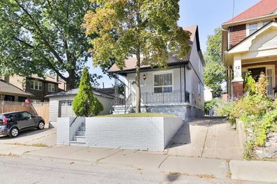 Detached House leased at 8 Harris Avenue, Toronto, Ontario, M4C1P4 - East End-Danforth - MLS: E5813003