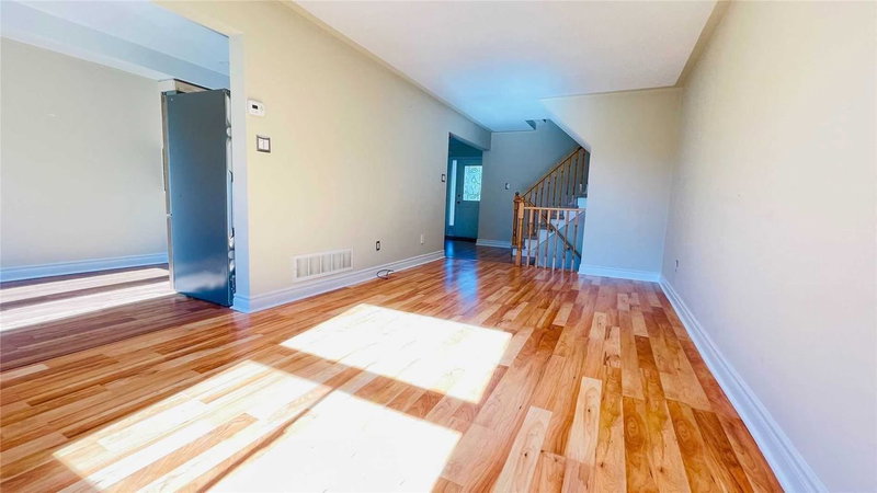 112 Creekwood Cres, Whitby, L1R 2K4 | Image 3