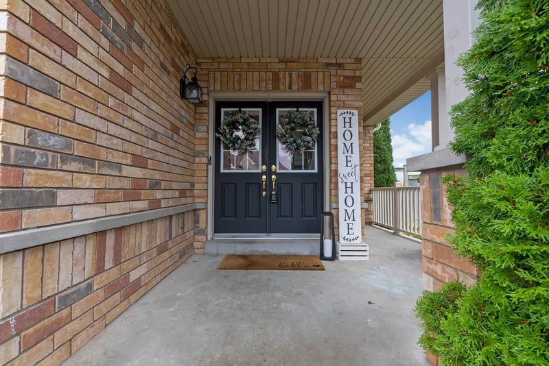 1214 Harlstone Cres, Oshawa, L1K0J2 | Image 2