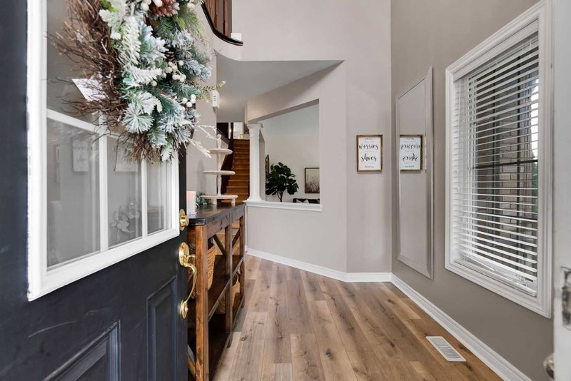 1214 Harlstone Cres, Oshawa, L1K0J2 | Image 3