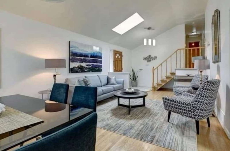 4 Oakley Blvd, Toronto, M1P3P2 | Image 2