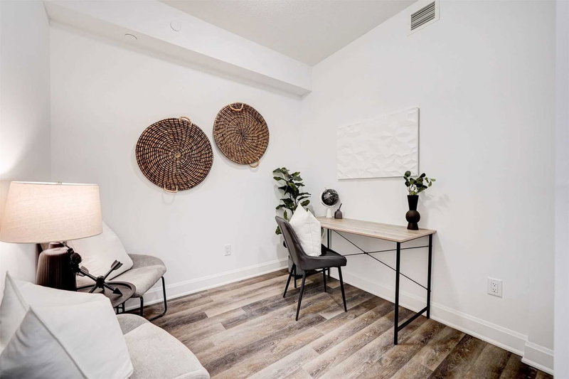 317 - 50 Lakebreeze Dr, Clarington, L1B0V9 | Image 3