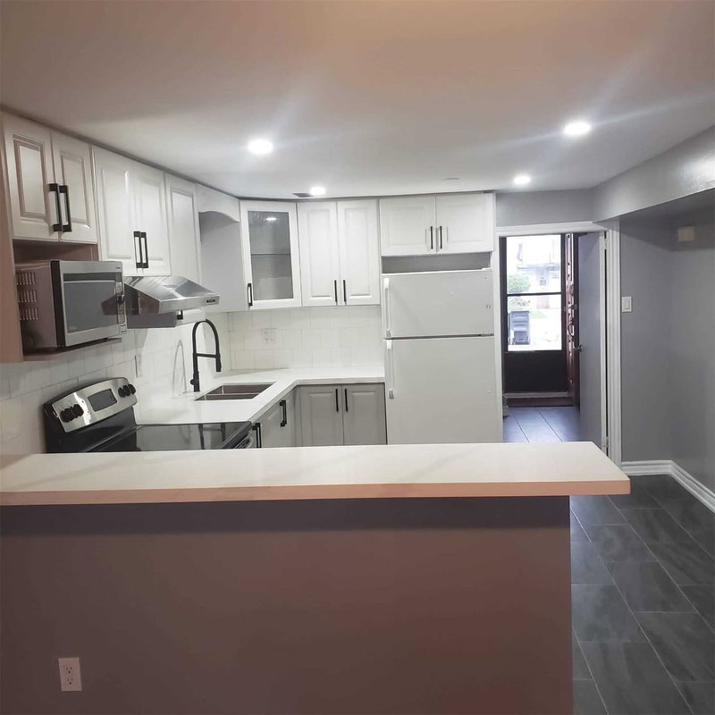 Lower - 81 Millhouse Cres, Toronto, M1B2E4 | Image 3