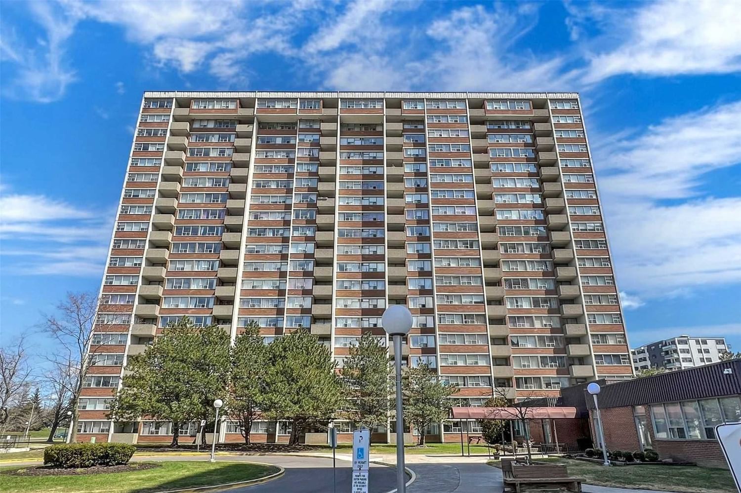 Condo sold at 111-45 Silver Springs Boulevard, Toronto, L'Amoreaux, M1V1R2 - MLS: E5831353