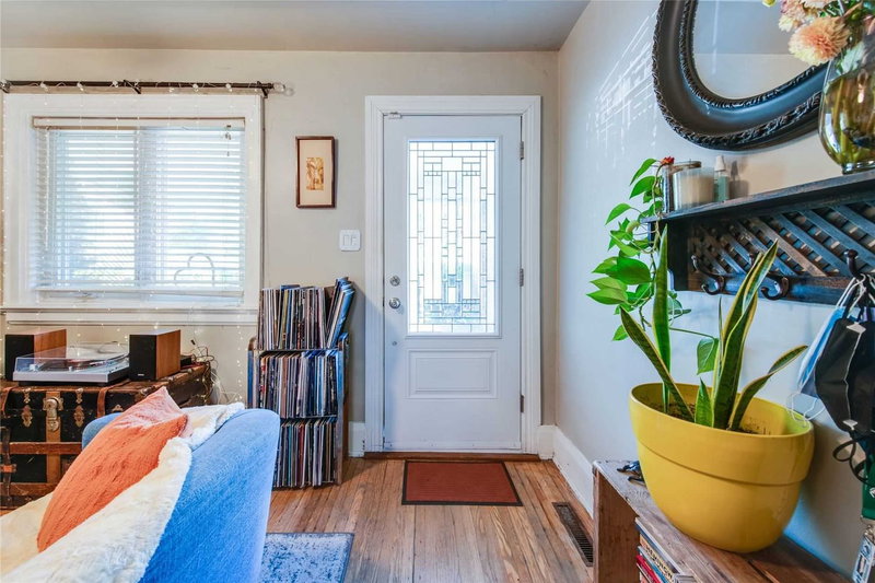 65 Queensbury Ave, Toronto, M1N 2X8 | Image 3