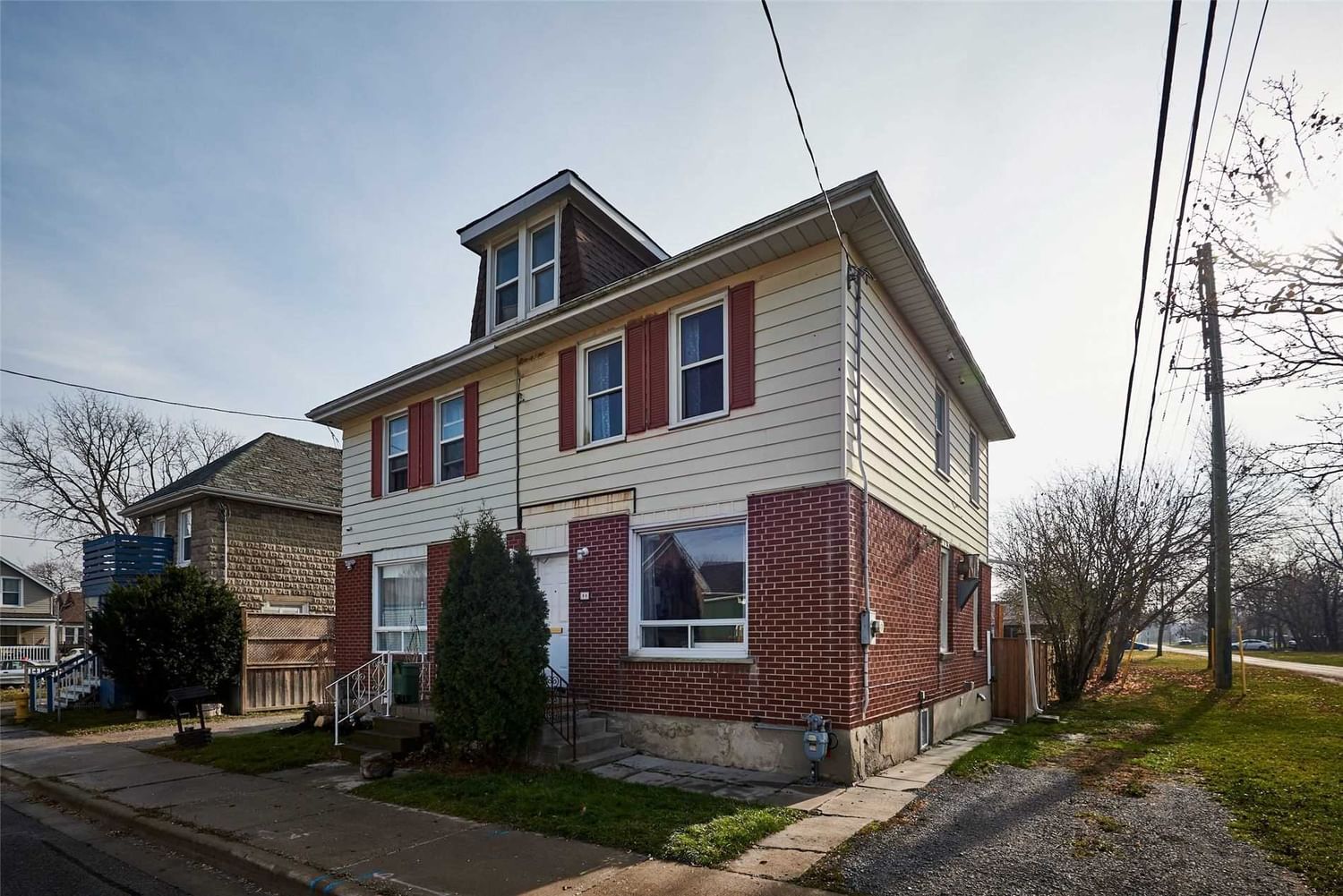 Listing Image 3