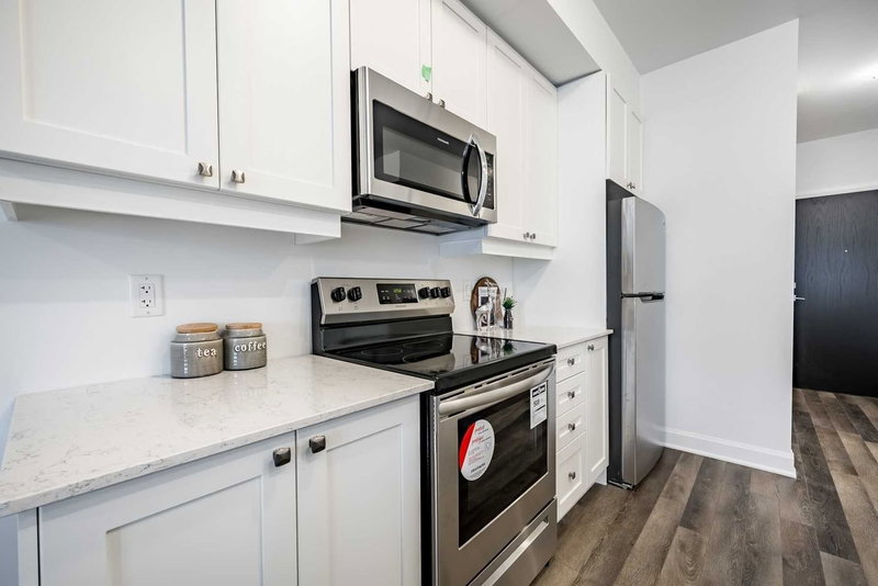 105 - 50 Lakebreeze Dr, Clarington, L1B 09V | Image 3