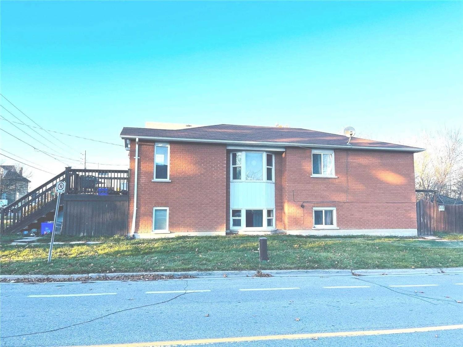 Listing Image 3