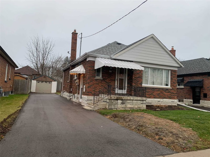 96 Oakes Ave, Oshawa, L1G6C6 | Image 2