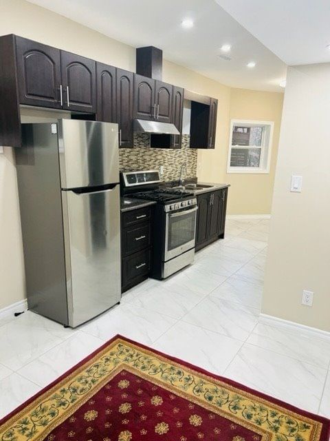 Lower - 141 Coxwell Ave, Toronto, M4L 3B4 | Image 3