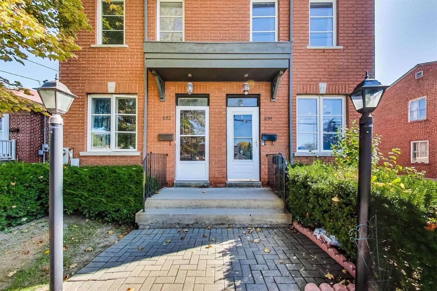 Semi-Detached House sold at 691 Danforth Road, Toronto, Kennedy Park, M1K1G4 - MLS: E5849572