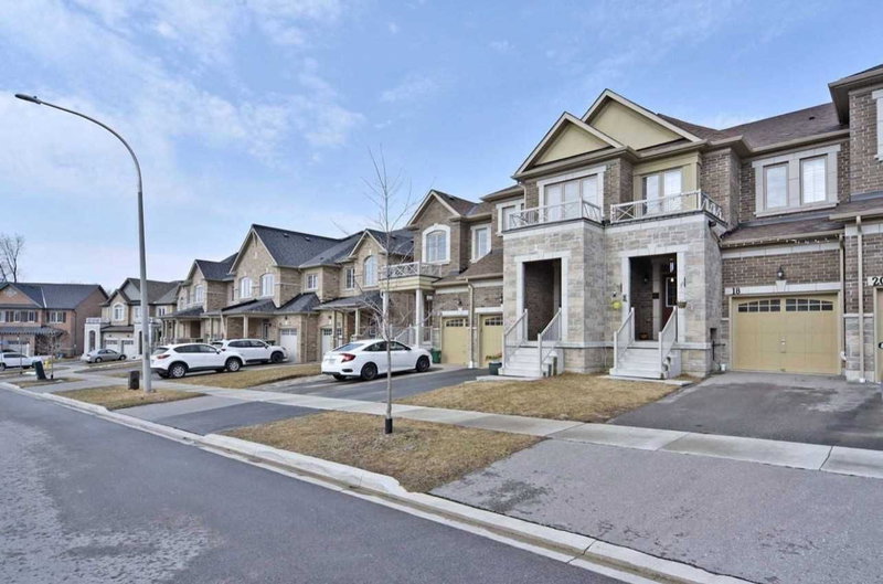 18 Rimrock Cres, Whitby, L1N 0E5 | Image 2