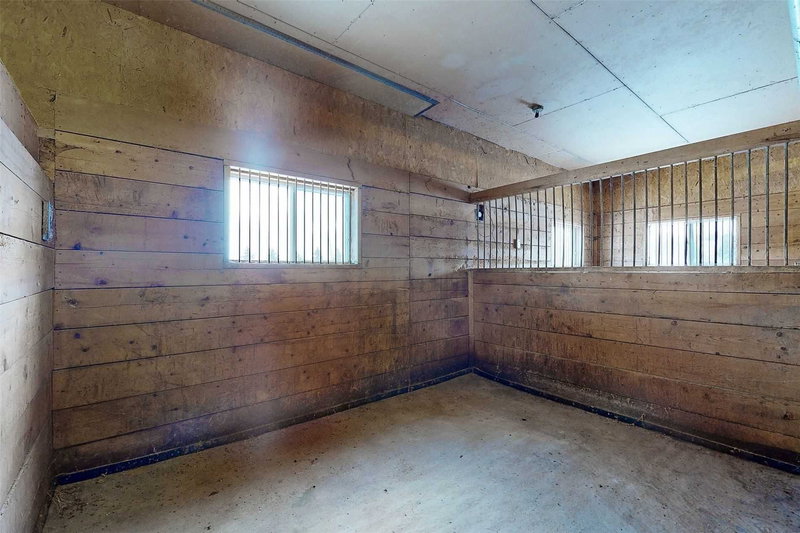 Barn - 930 Howden Rd E, Oshawa, L1H8L7 | Image 2
