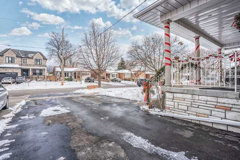 70 Moraine Hill Dr, Toronto, M1T2A2 | Image 3