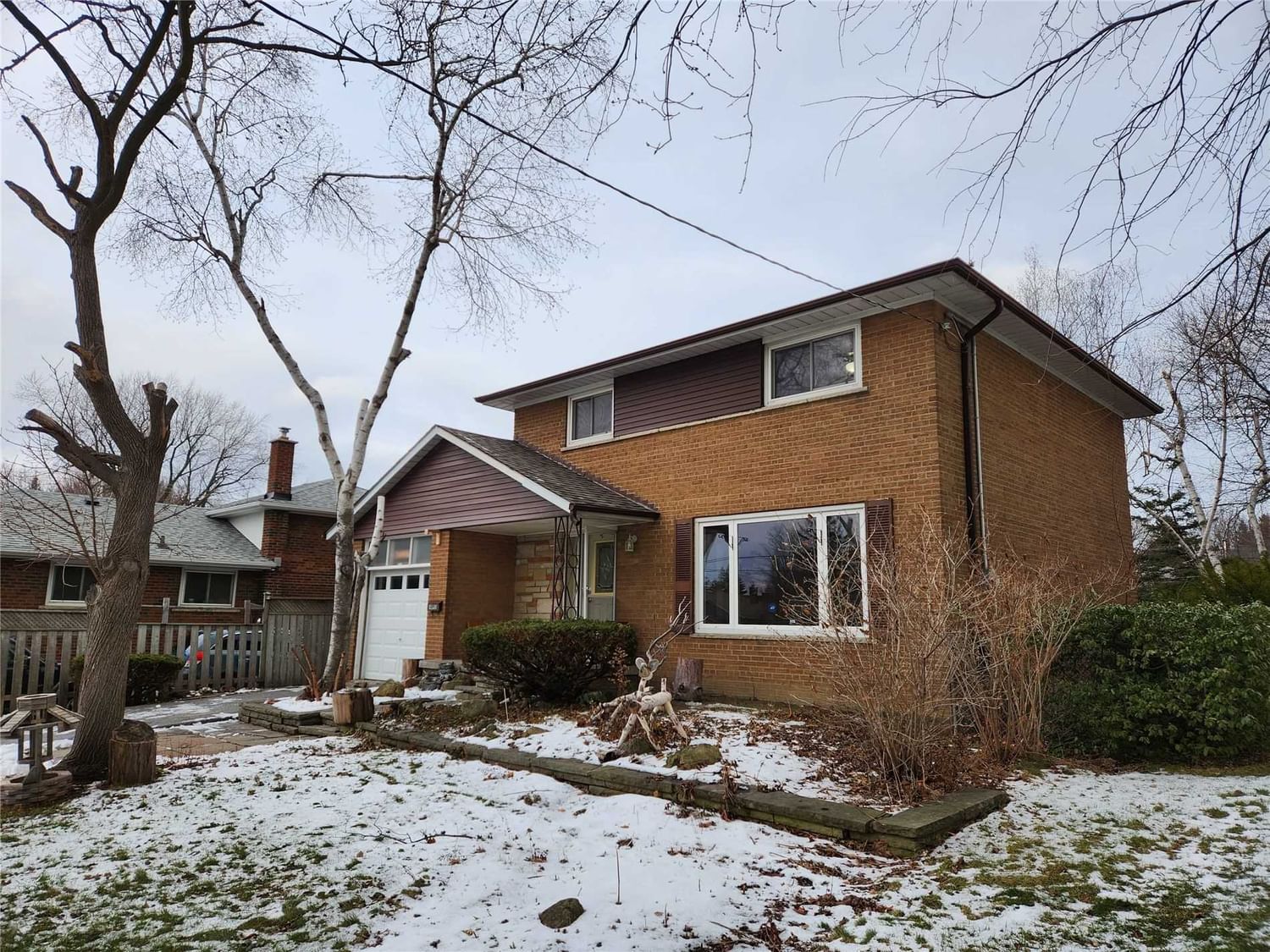 Listing photo 2