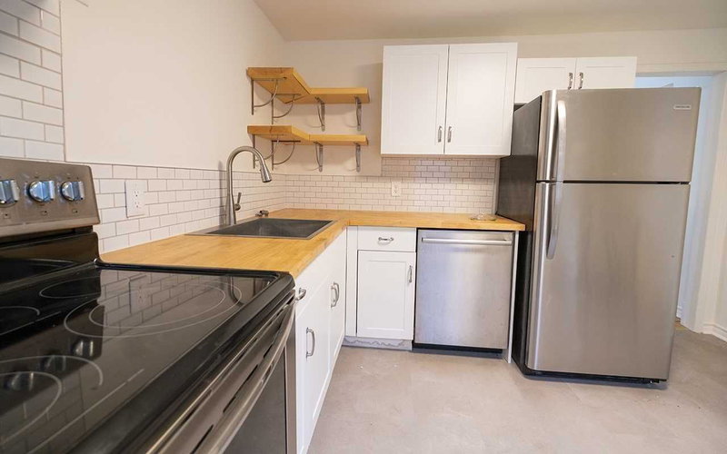 Upper - 368 Main St, Toronto, M4C4X8 | Image 2