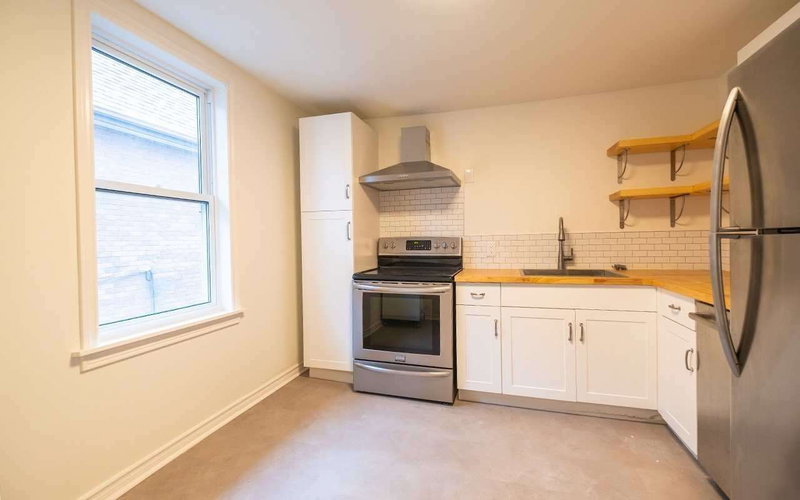 Upper - 368 Main St, Toronto, M4C4X8 | Image 3