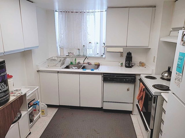 416B - 2466 Eglinton Avenue