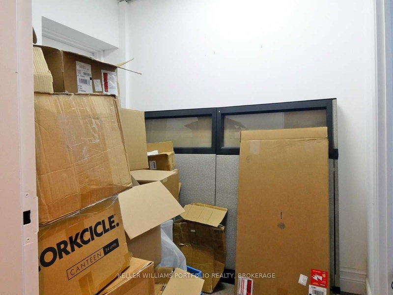 Upper - 706 Pape Ave, Toronto, M4K 3S7 | Image 3