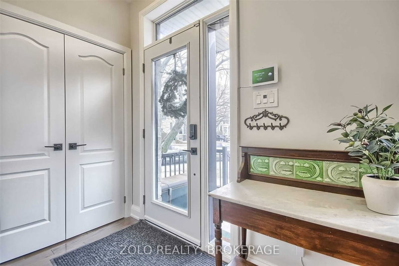 811 Cosburn Ave, Toronto, M4C 2V9 | Image 2