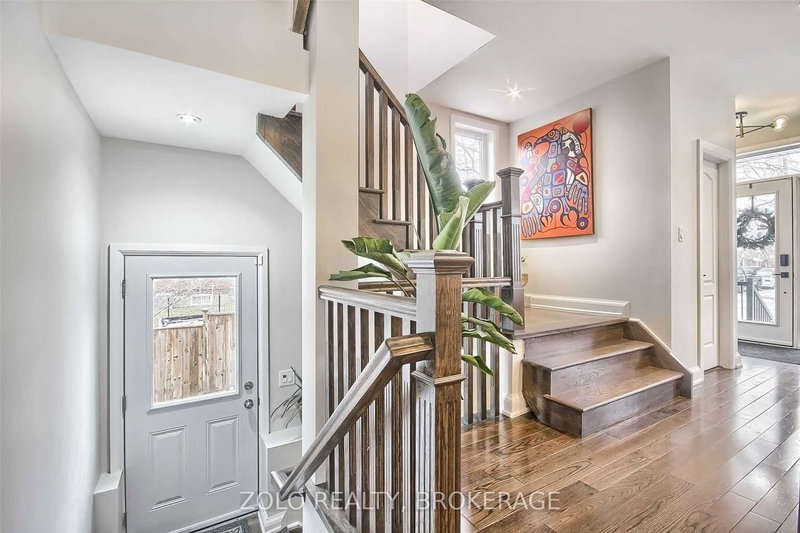 811 Cosburn Ave, Toronto, M4C 2V9 | Image 3