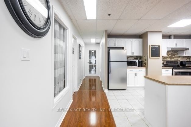 15 - 5800 Sheppard Avenue