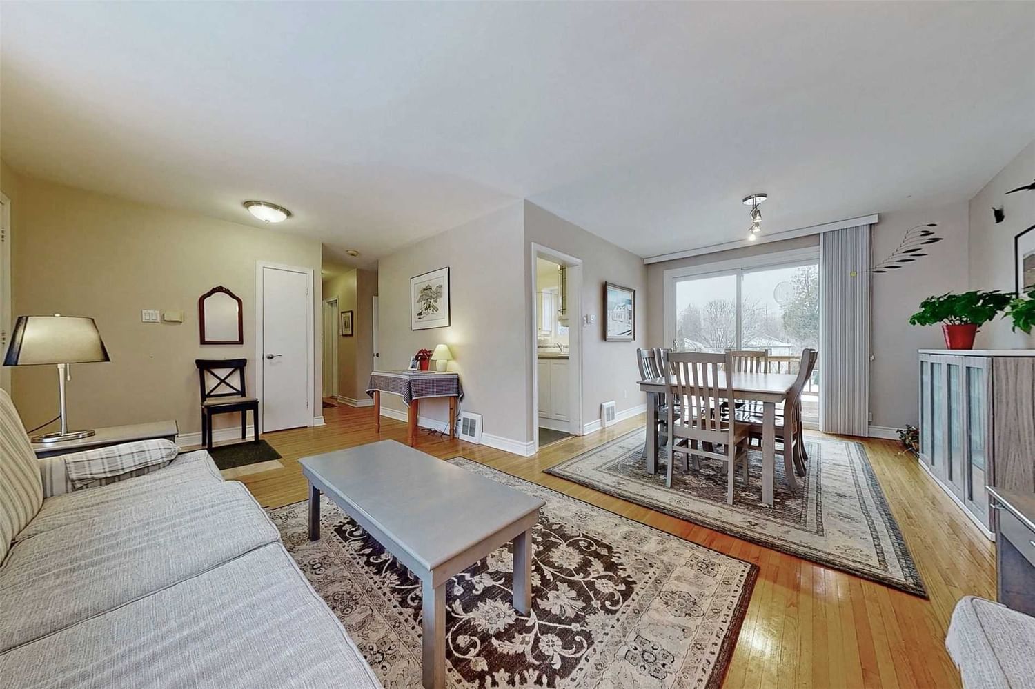 Listing Image 7