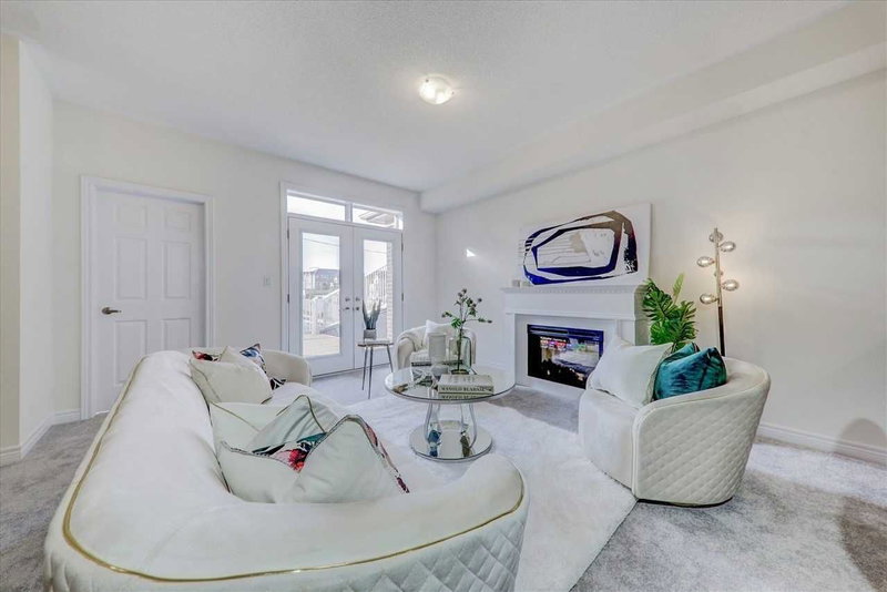 1126 Baltic Lane, Pickering, L1X0G9 | Image 2