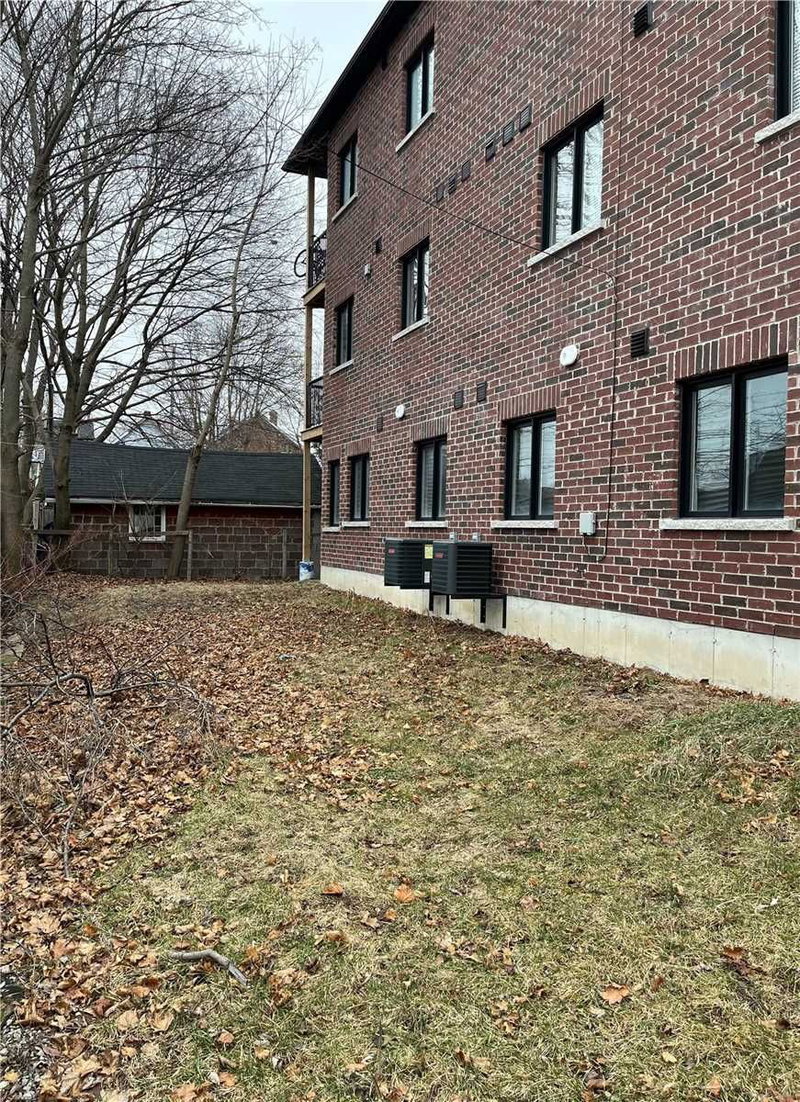 293 Olive Ave, Oshawa, L1H 2P5 | Image 2