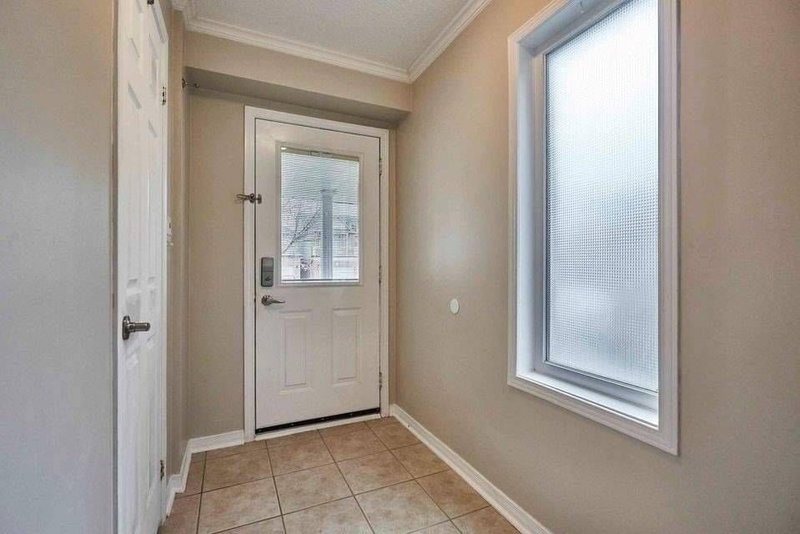 Pl - 165 Madden Pl, Clarington, L1C 5K4 | Image 3