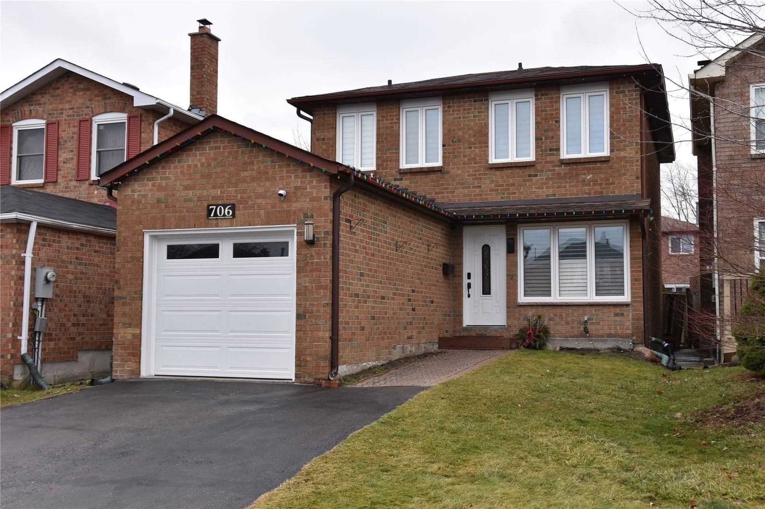 Detached House leased at Bsmt-706 Sultana Square, Pickering, Amberlea, L1V 3Y3 - MLS: E5885569