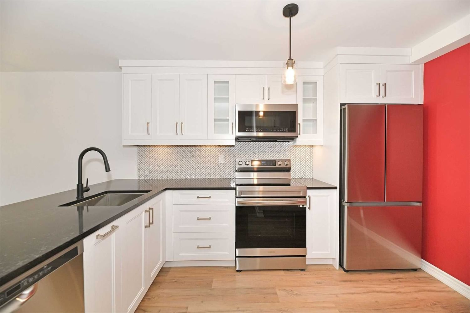 Condo leased at 803-4 Park Vista Drive, Toronto, Danforth Village-East York, M4B 3M8 - MLS: E5906849