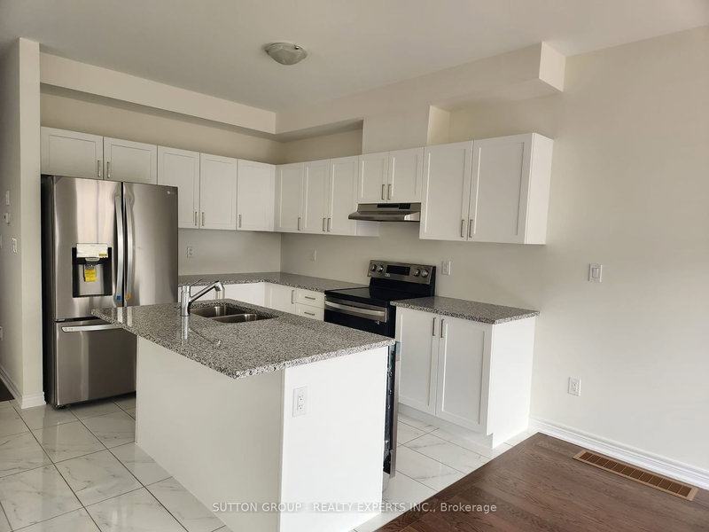 130 Ice Palace Cres, Oshawa, L1H 7K4 | Image 2