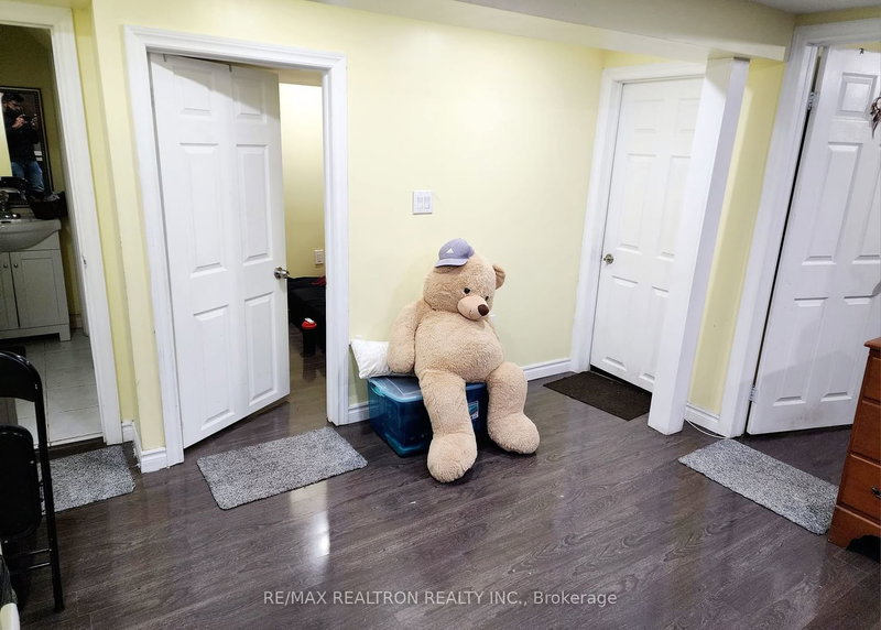 Bsmt - 60 Moorecroft Cres, Toronto, M1K 3V1 | Image 3