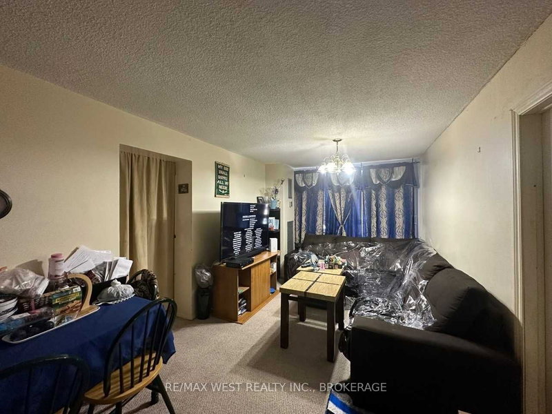 210 - 4064 Lawrence Ave E, Toronto, M1E 4V5 | Image 3