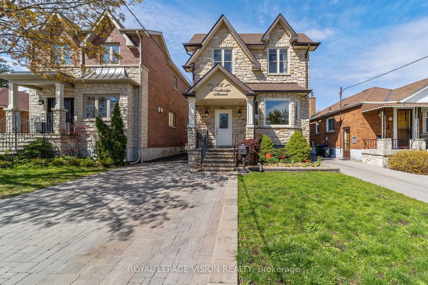 Detached House sold at 66 Northridge Avenue, Toronto, East York, M4J 4P3 - MLS: E5933916