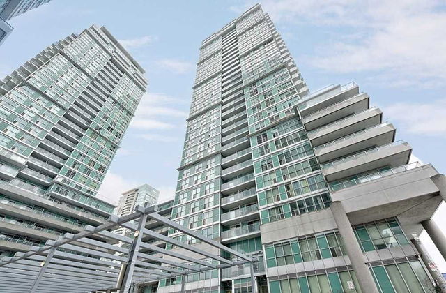 808 - 70 Town Centre Court