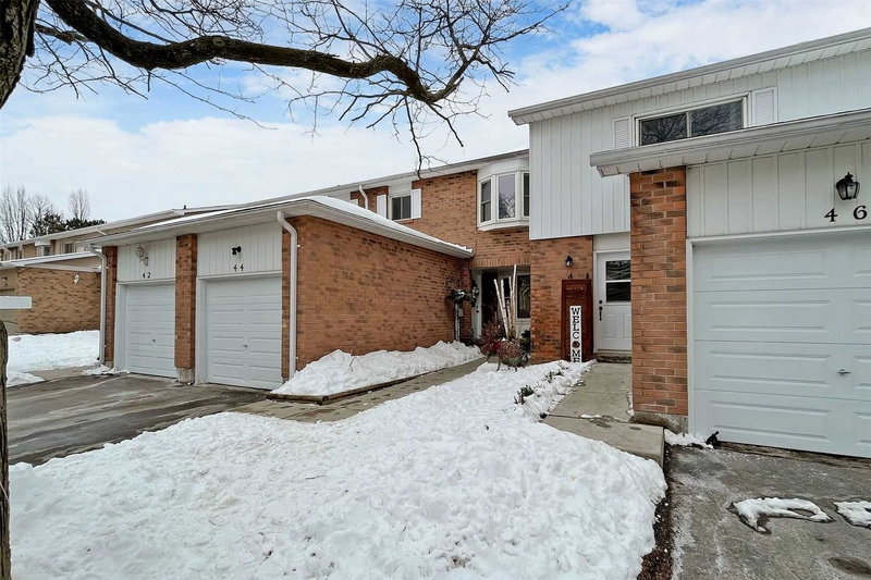 44 - 700 Harmony Rd N, Oshawa, L1K 1S2 | Image 2