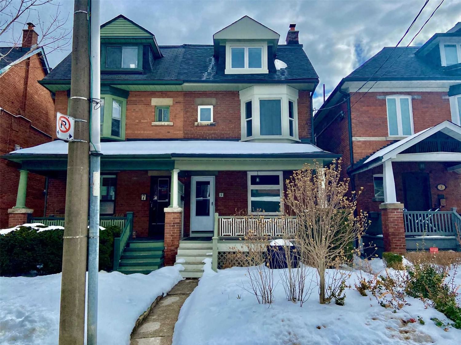 Semi-Detached House leased at 5 Garnock Avenue, Toronto, North Riverdale, M4K 1M1 - MLS: E5943667