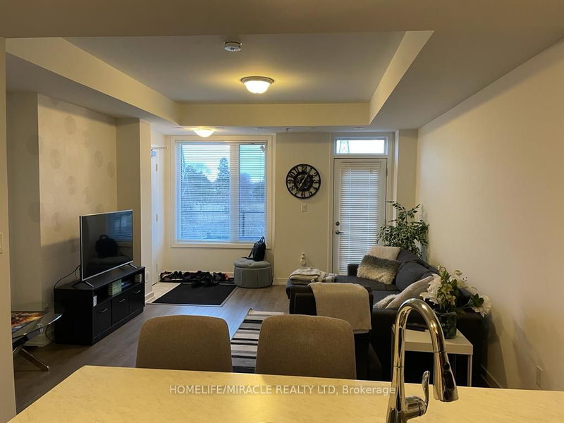 206 - 1555 Kingston Rd E, Pickering, L1V 0E9 | Image 2