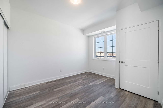 403 - 50 Lakebreeze Drive