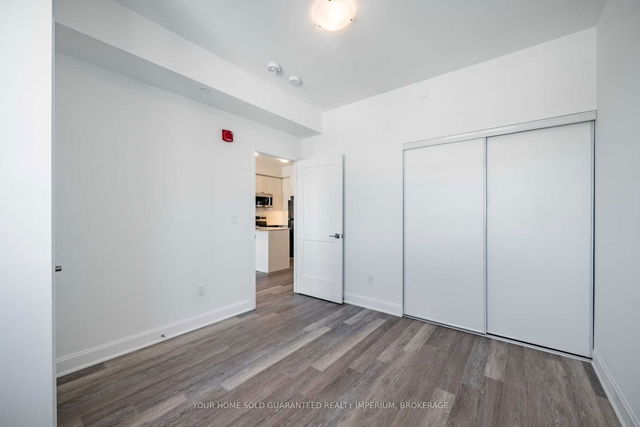 403 - 50 Lakebreeze Drive