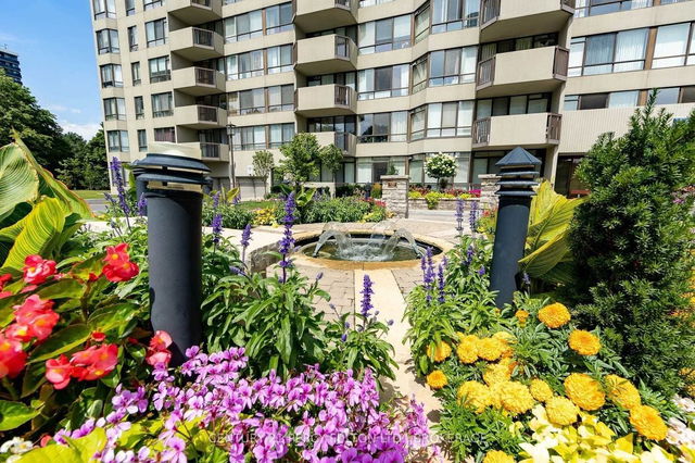 208 - 255 Bamburgh Circle