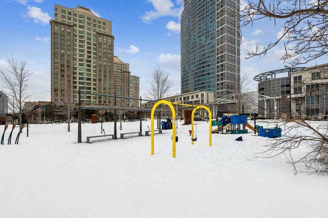 1905 - 36 Lee Centre Drive